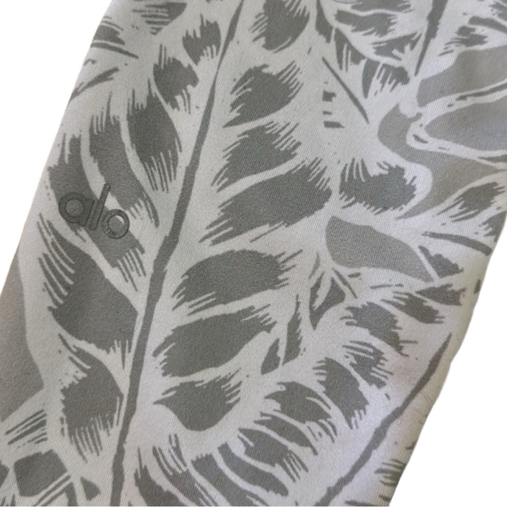 Alo Yoga Gray & White High Waisted Print Yoga Pants - Picture 3 of 3